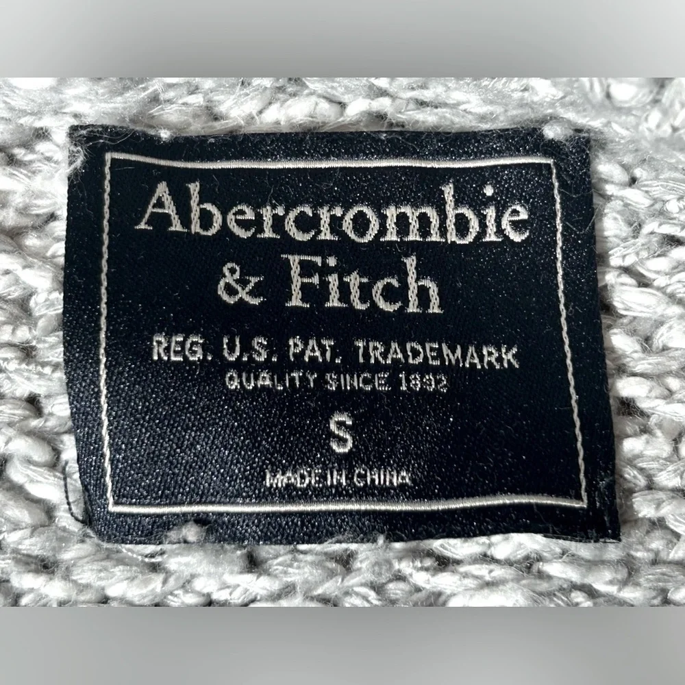 Abercrombie and Fitch Gray Cable Knit Open Cardigan with Patch Pockets, Small